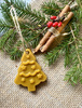 Zawieszka woskowa - choinka mniejsza
