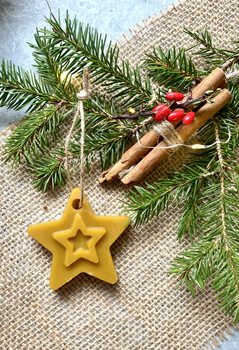 Zawieszka woskowa - gwiazdka