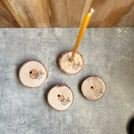 Świecznik z logo na świece maczane