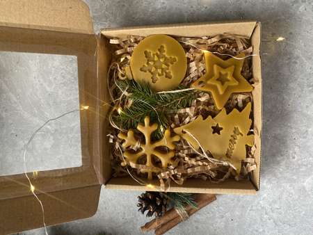 Zawieszka woskowa- choinka większa