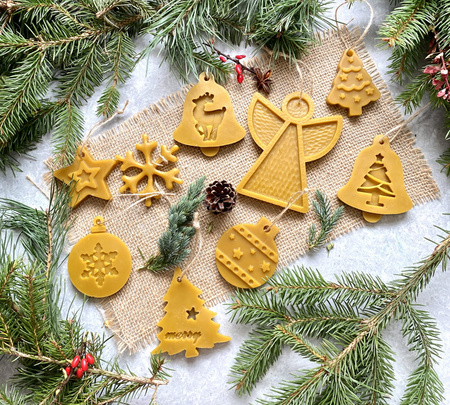 Zawieszka woskowa- choinka większa