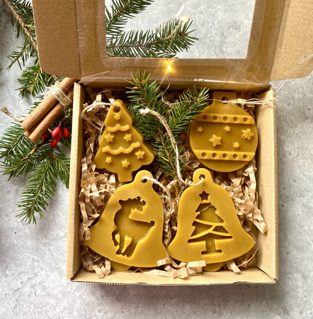 Zawieszka woskowa - dzwonek z łosiem